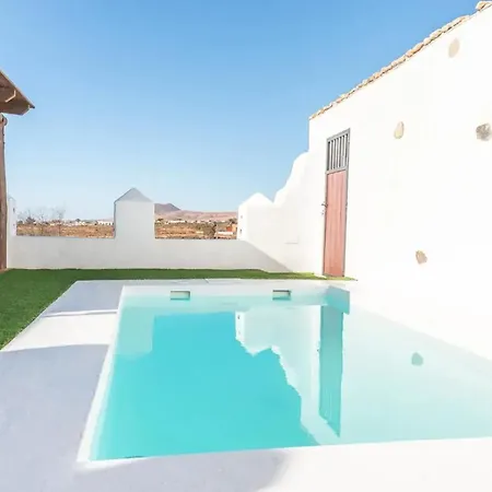 Vila Charming In With Private Pool